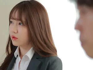 Có anh nào muốn tắm chung với em không